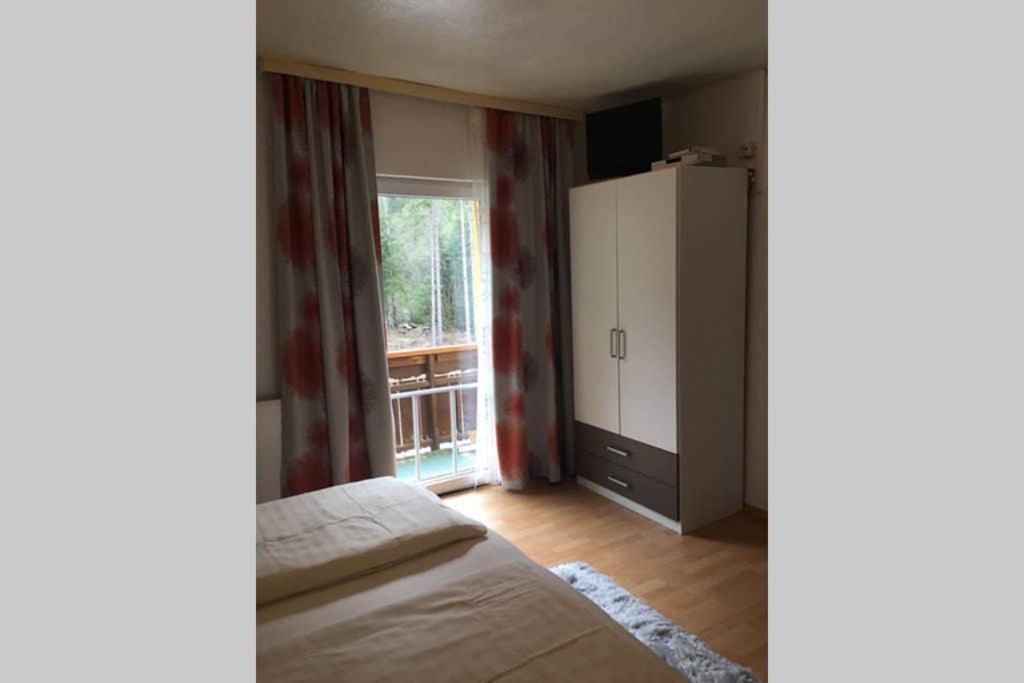 Gemuetliches Ferienhaus Am Waldrand เทรอโพลาค ภายนอก รูปภาพ