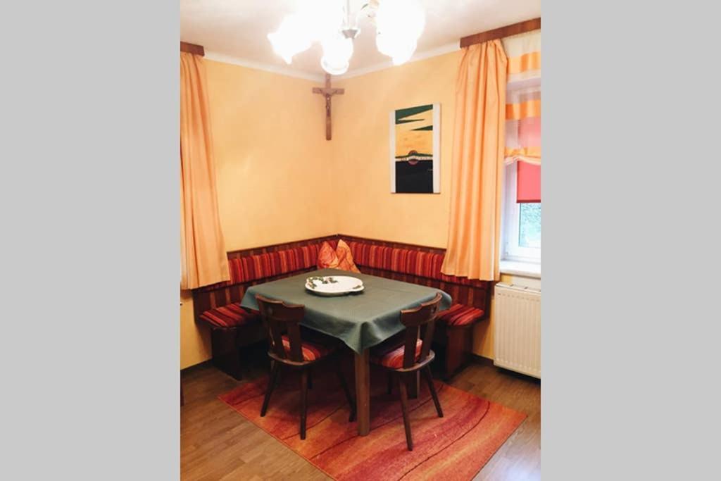Gemuetliches Ferienhaus Am Waldrand เทรอโพลาค ภายนอก รูปภาพ