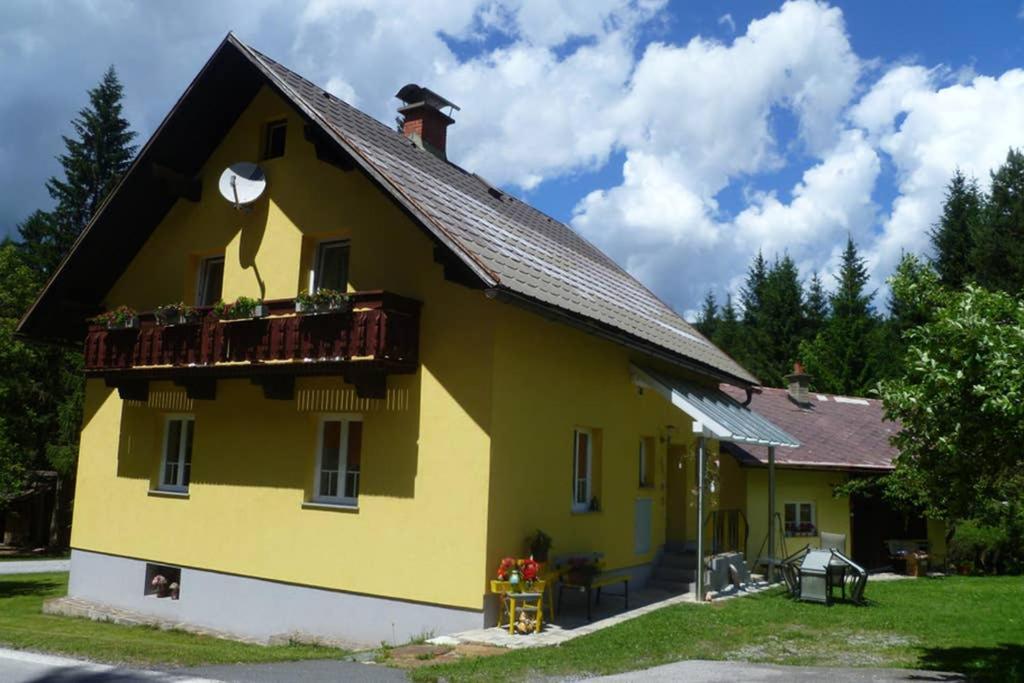 Gemuetliches Ferienhaus Am Waldrand เทรอโพลาค ภายนอก รูปภาพ